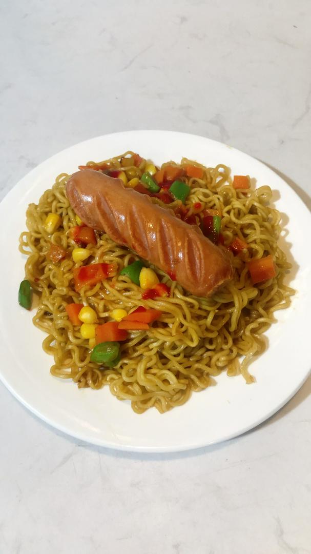 indomie-1-xuc-xich-phomai