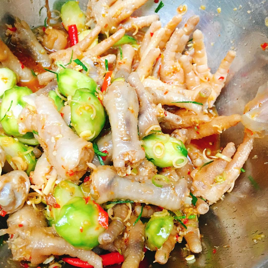 chan-ga-co-xuong-sa-tac-hop-nho-450ml