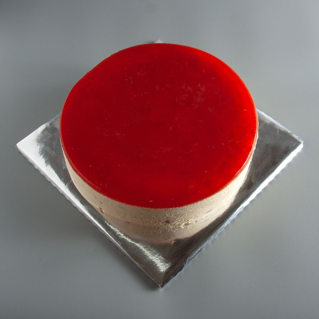 mousse-dau-tay-nguyen-o-18-cm-strawberry-mousse-cake