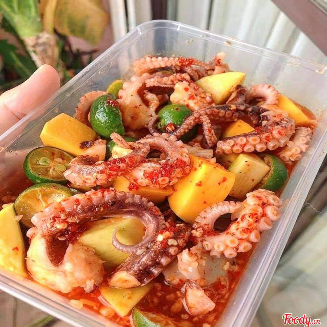 bach-tuoc-sot-thai-hop-lon-850ml