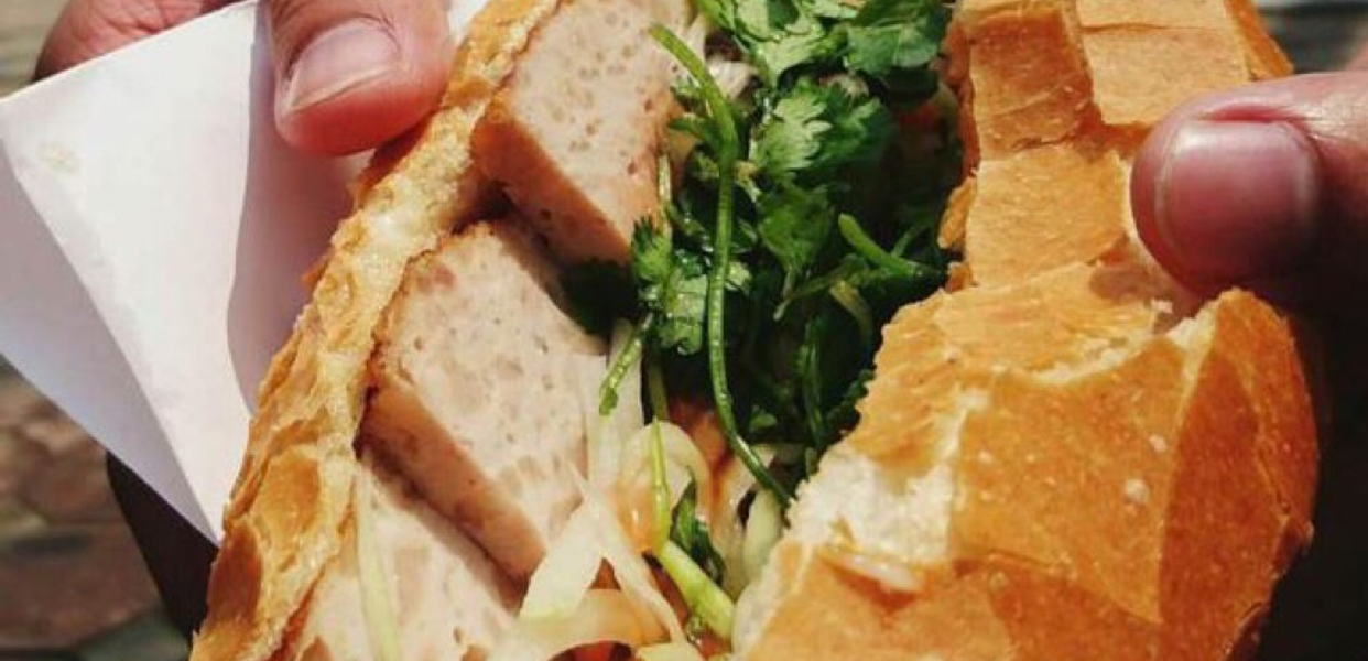 banh-mi-cha-nong-dung-hanh-nui-truc