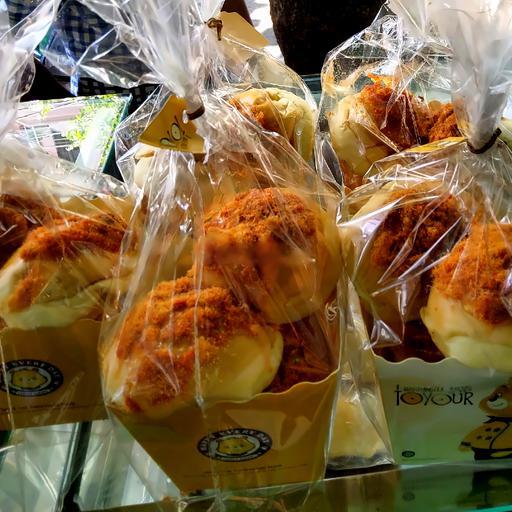 banh-mi-cha-bong-cay-trung-muoi