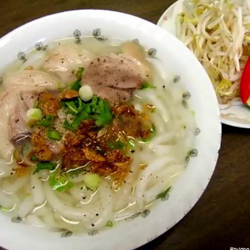 banh-canh-xuong-heo
