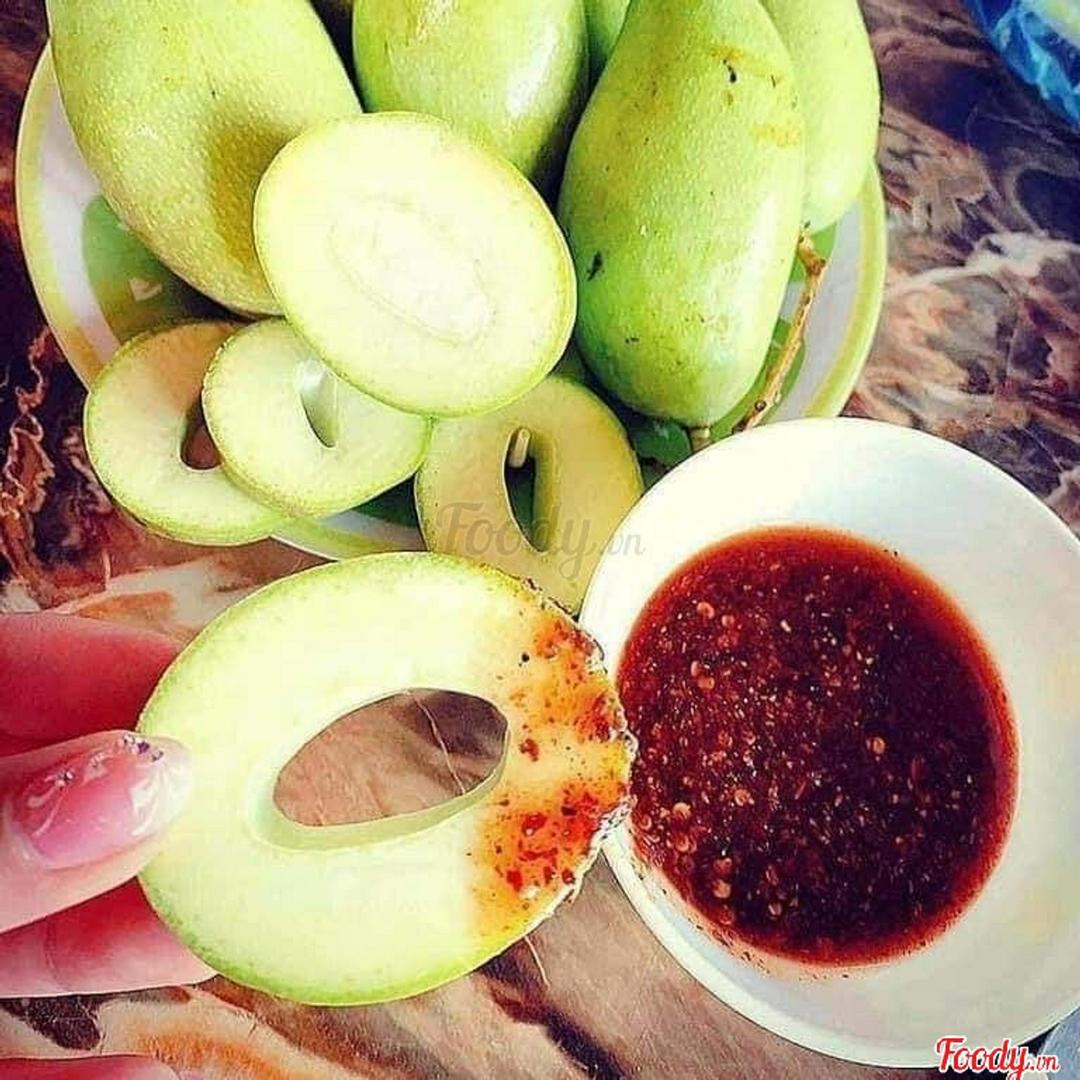 xoai-got-san-hop-to-sot-cham-muoi-cham