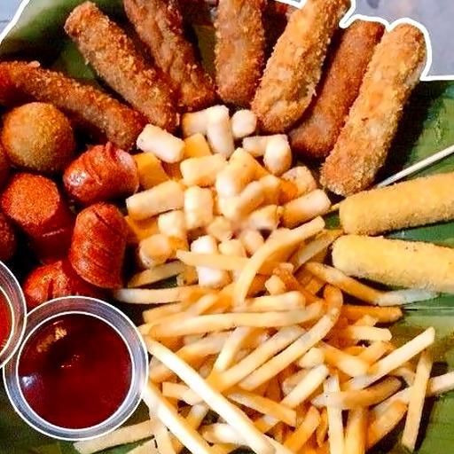 met-an-vat-2-1khoai-5nem-4vien-ga-rong-2-que-muc-xoan-2que-tomsurimi-1ca-1hai-san-1bo