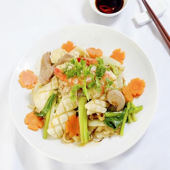 hu-tieu-mem-xao-hai-san