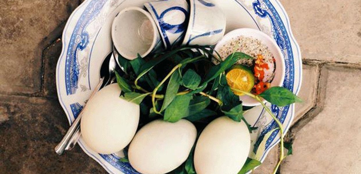 Cô-Tuyết---Hột-Vịt-Lộn-&-Cút-Lộn-Xào-Me---Đường-Số-10