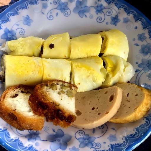 banh-cuon-trung-cha-banh-tom