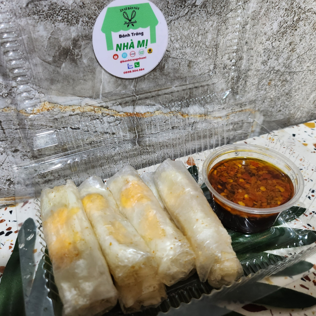 banh-trang-cuon-bo-trung