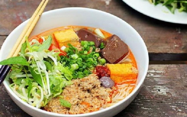 ngoc-lan-bun-rieu-cua-ong-ba-trieu