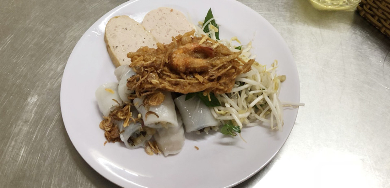 yen-thu-banh-cuon-banh-uot-nong-nguyen-tat-thanh