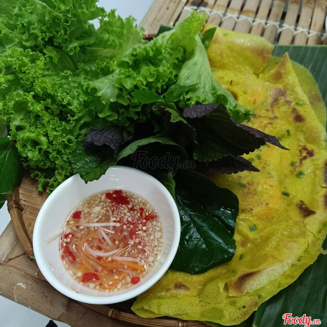 banh-xeo-cu-hu-dua-hai-san