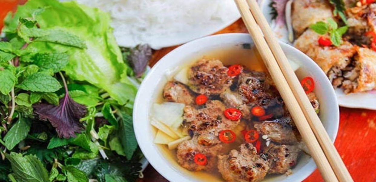 me-tom-bun-cha-nem-hai-san-cau-giay