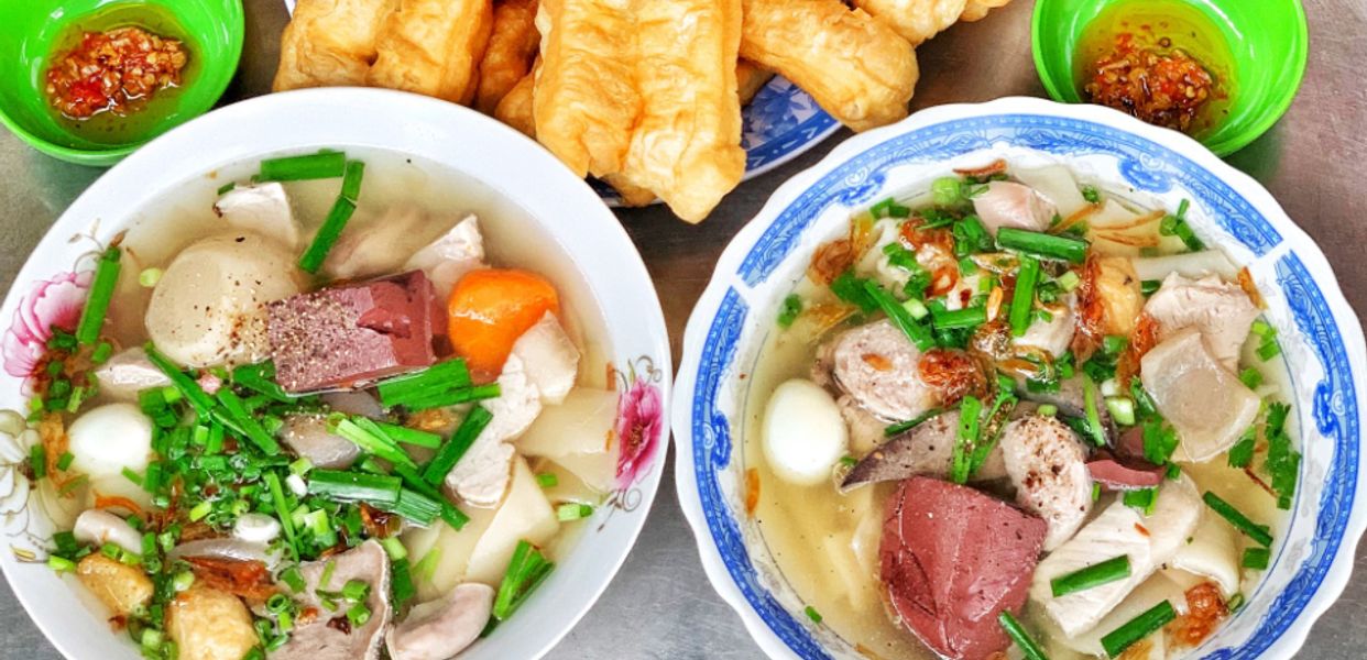 Cô-Tám---Hoành-Thánh-Lá-&-Bánh-Canh---Điện-Biên-Phủ