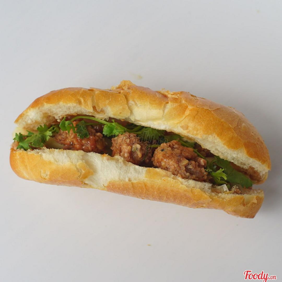 banh-mi-xiu-mai