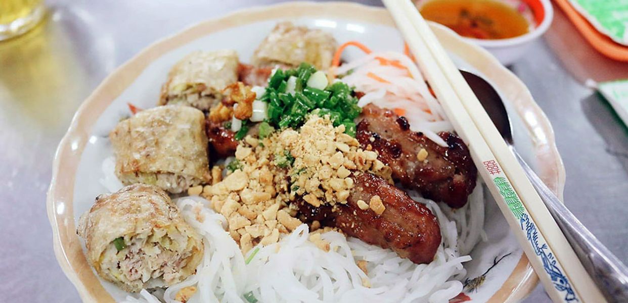 huyen-com-tam-bun-thit-nuong-nguyen-thanh-tuyen