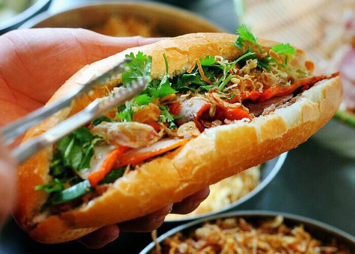 banh-mi-pate-thap-cam
