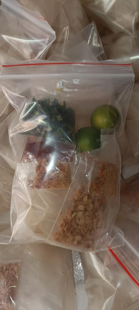 banh-trang-deo-mo-hanh-sate-tac