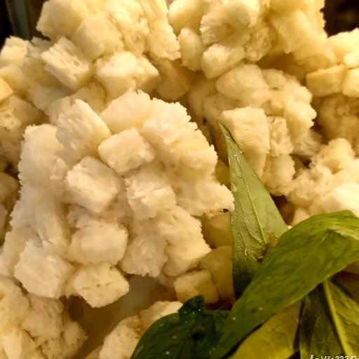 banh-mi-hai-san-vien