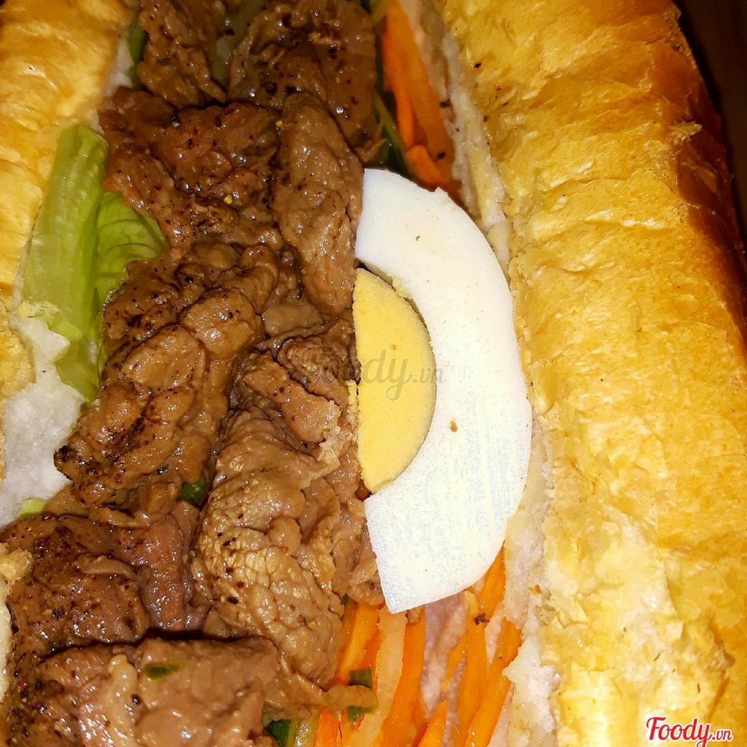 banh-my-bo-sot-nha-trang