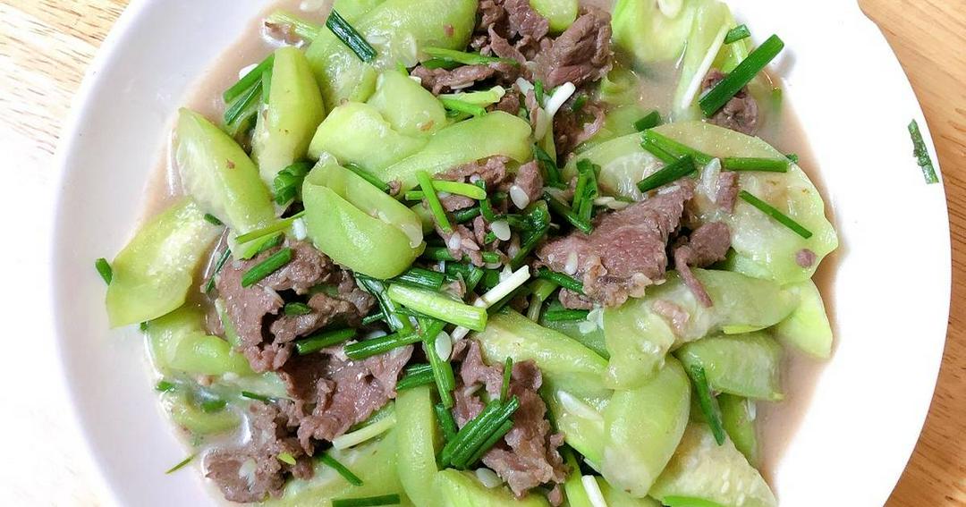 com-muop-xao-thit-canh