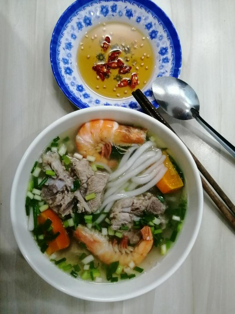 banh-canh-bot-gao-gio-heo