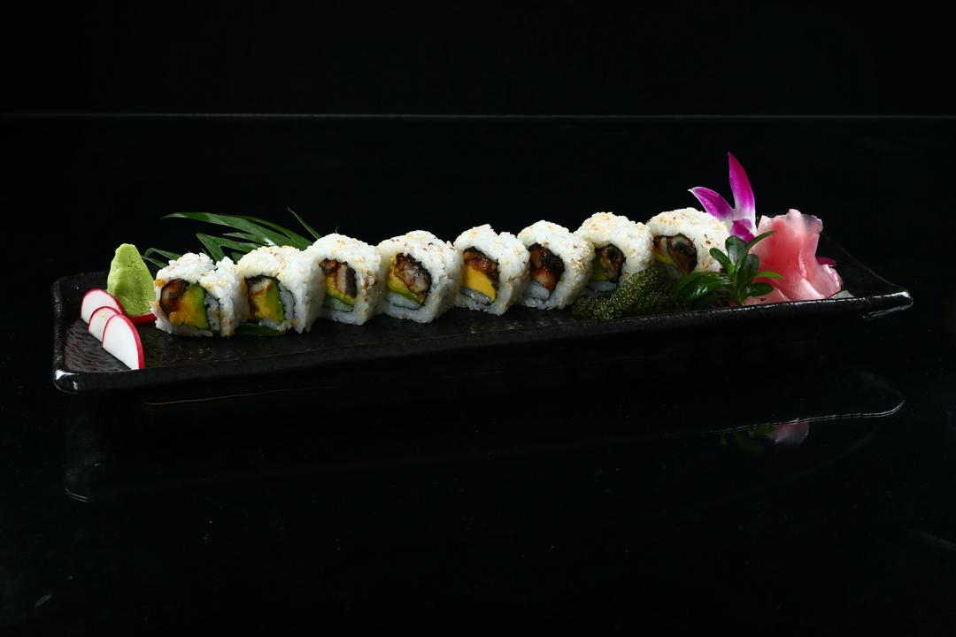 unagi-abokado-maki-com-cuon-luon-nhat-bo