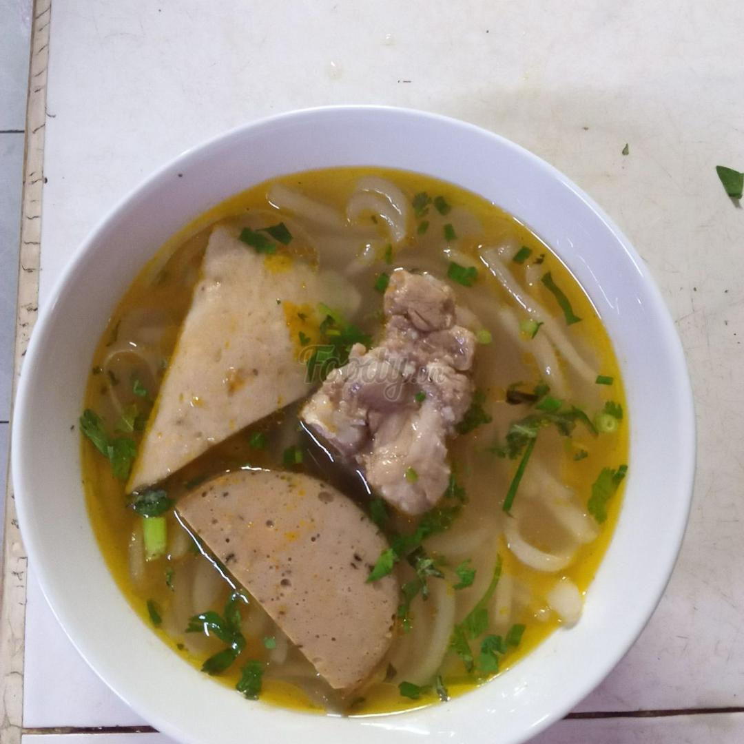 banh-canh-suon-cha-bot-loc-bot-gao