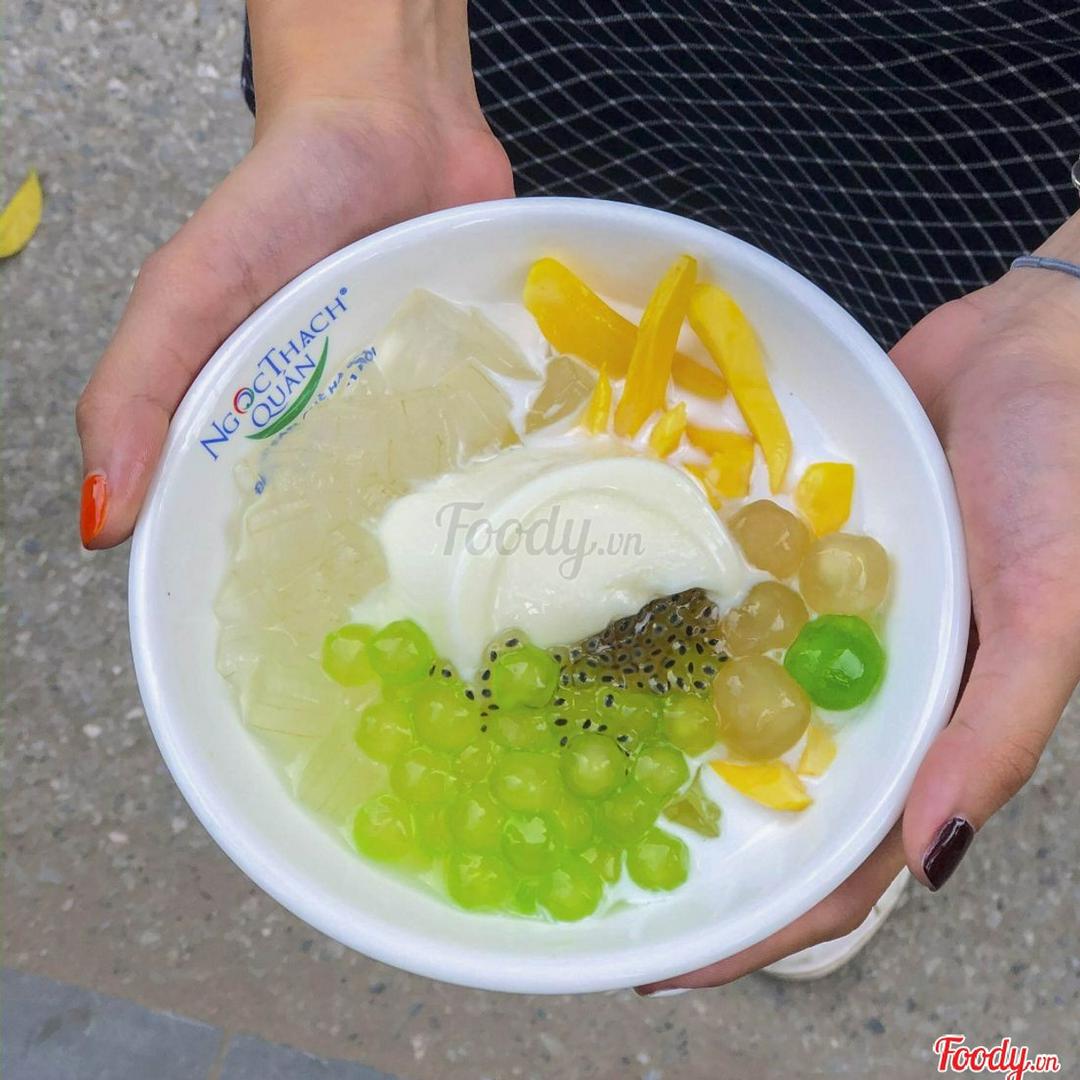 nha-am-mit-tron-sua-chua