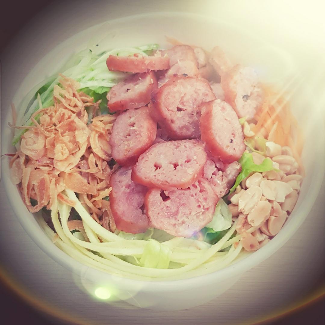 bun-tron-nem-nuong-sot-nha-trang