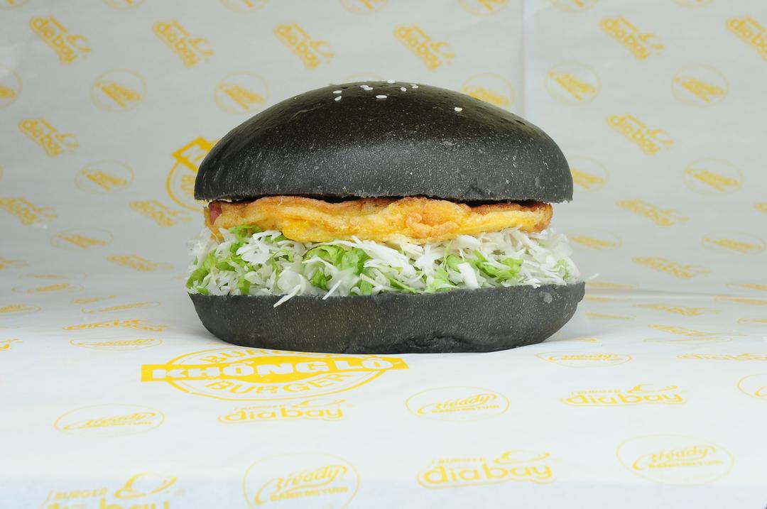 burger-en-khong-lo-trung-va-xuc-xich