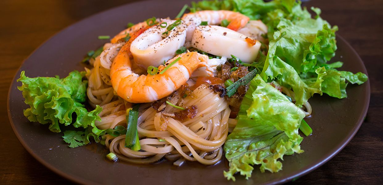 Dì-Năm-Sa-Đéc---Hủ-Tiếu-&-Bánh-Tằm---Bùi-Thị-Xuân