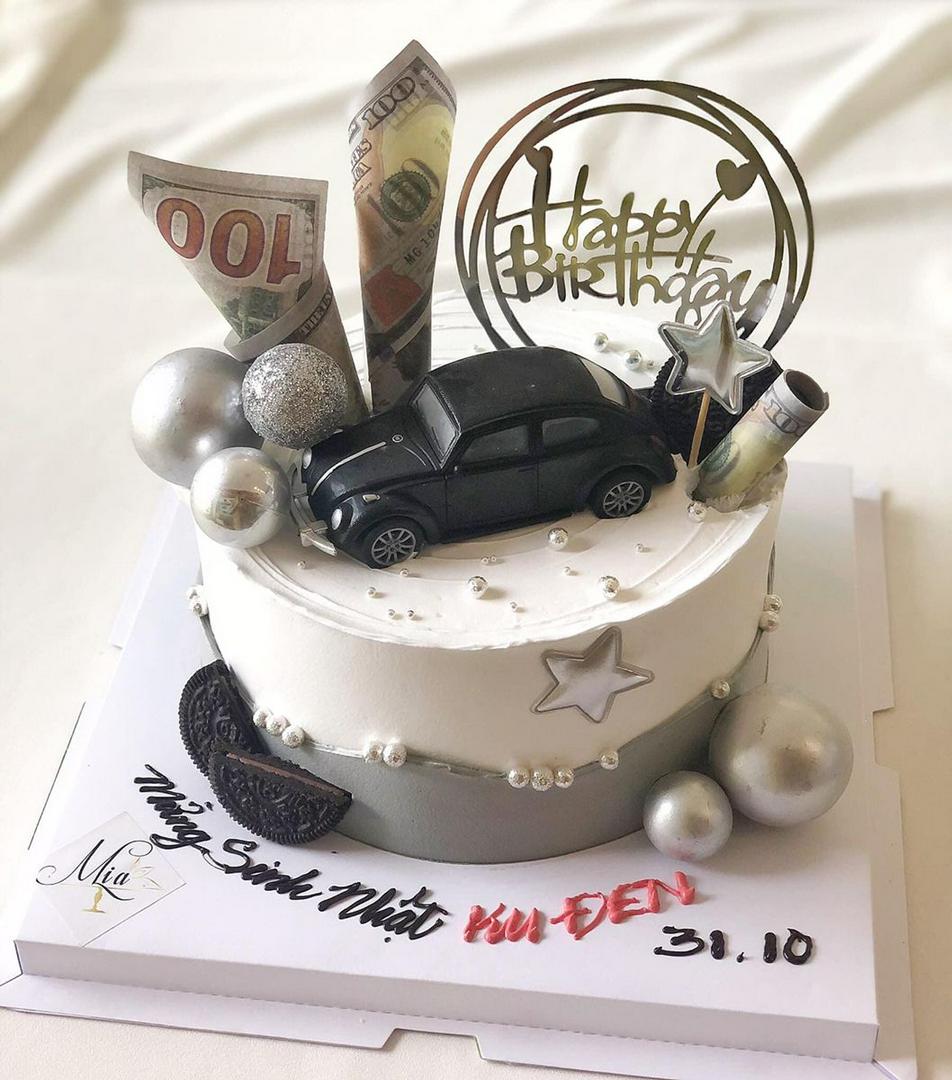 banh-kem-gan-hinh-oto-va-tien-o-m3