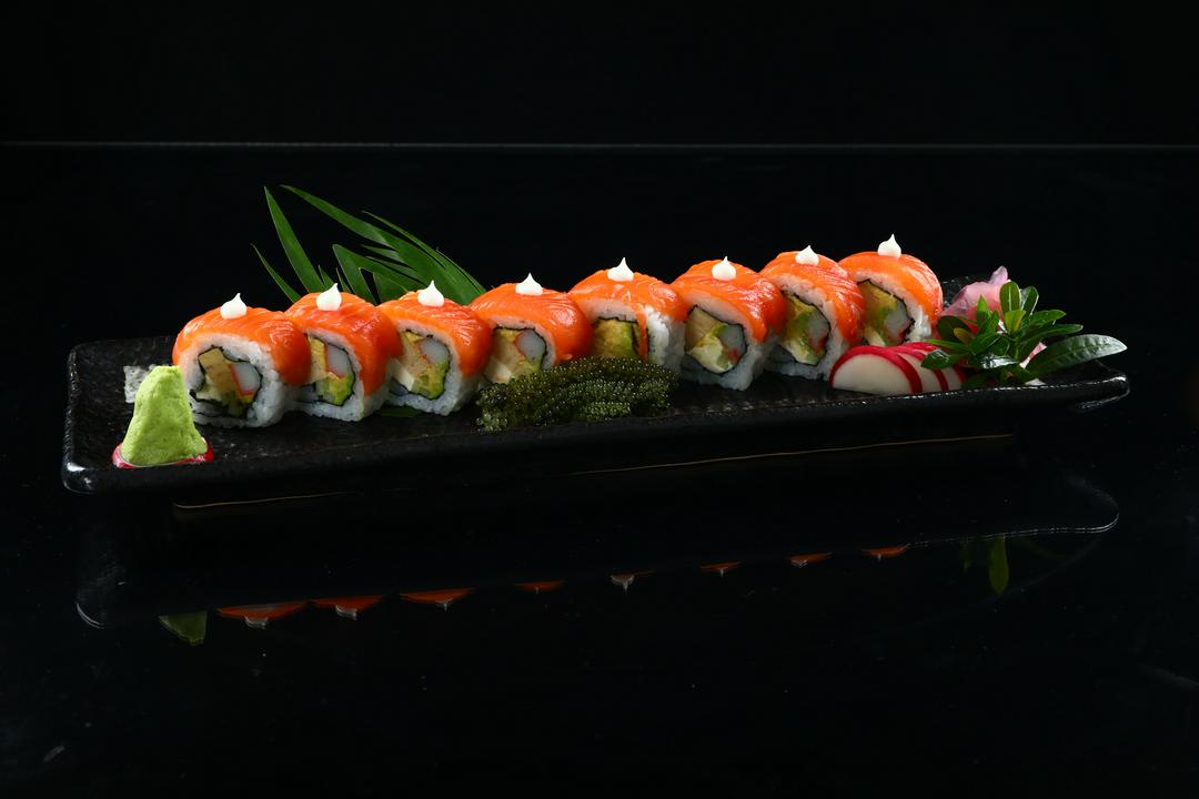 samon-chizu-maki-com-cuon-ca-hoi-sot-pho-mai