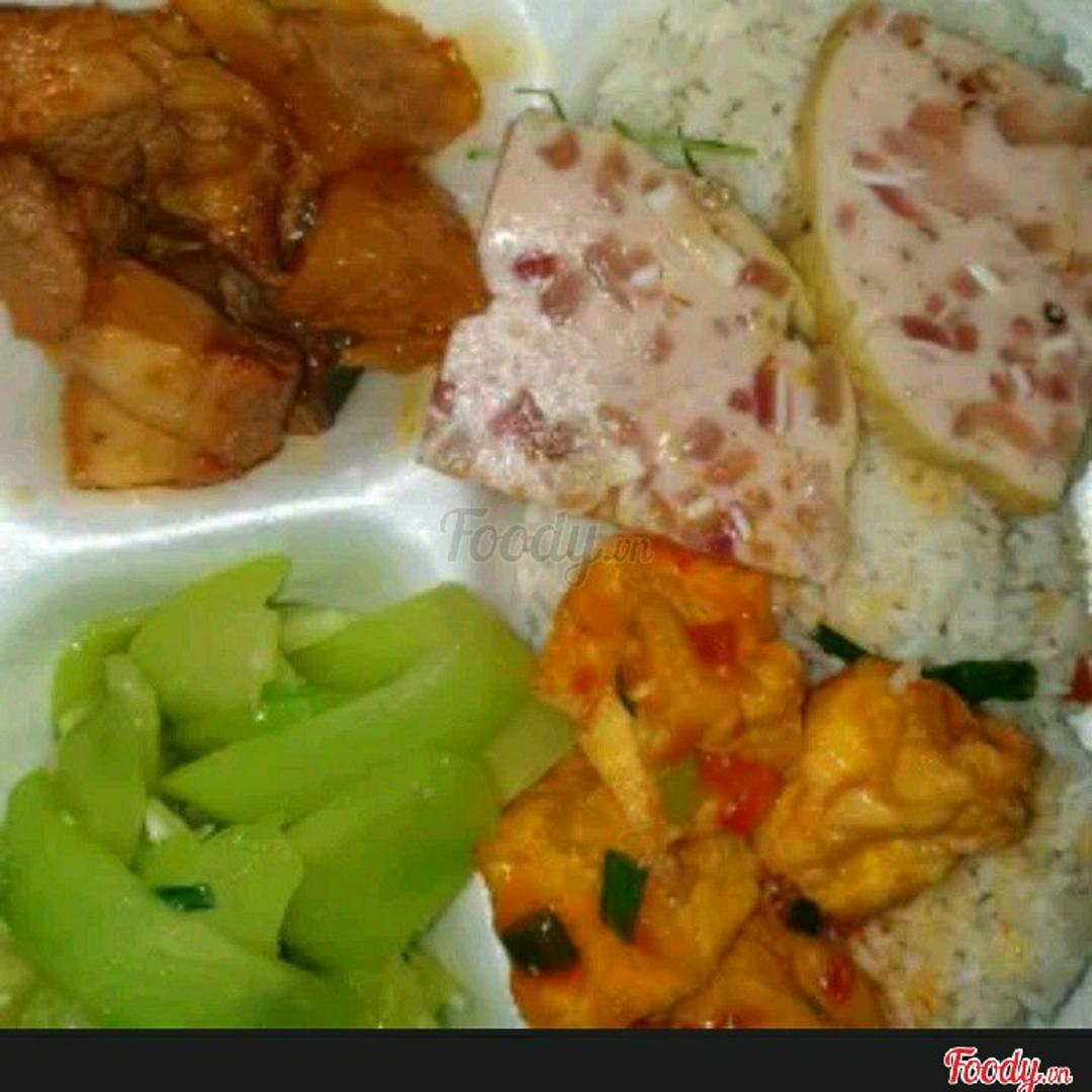 com-gio-bi-thit-kho-au-sot