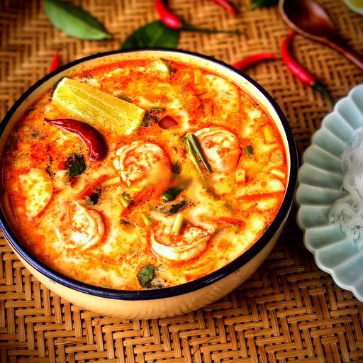 soup-tomyum-tom-nau-sua-com-bun