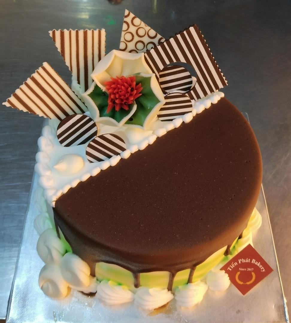 banh-kem-socola-17x10cm-mau-ngau-nhien
