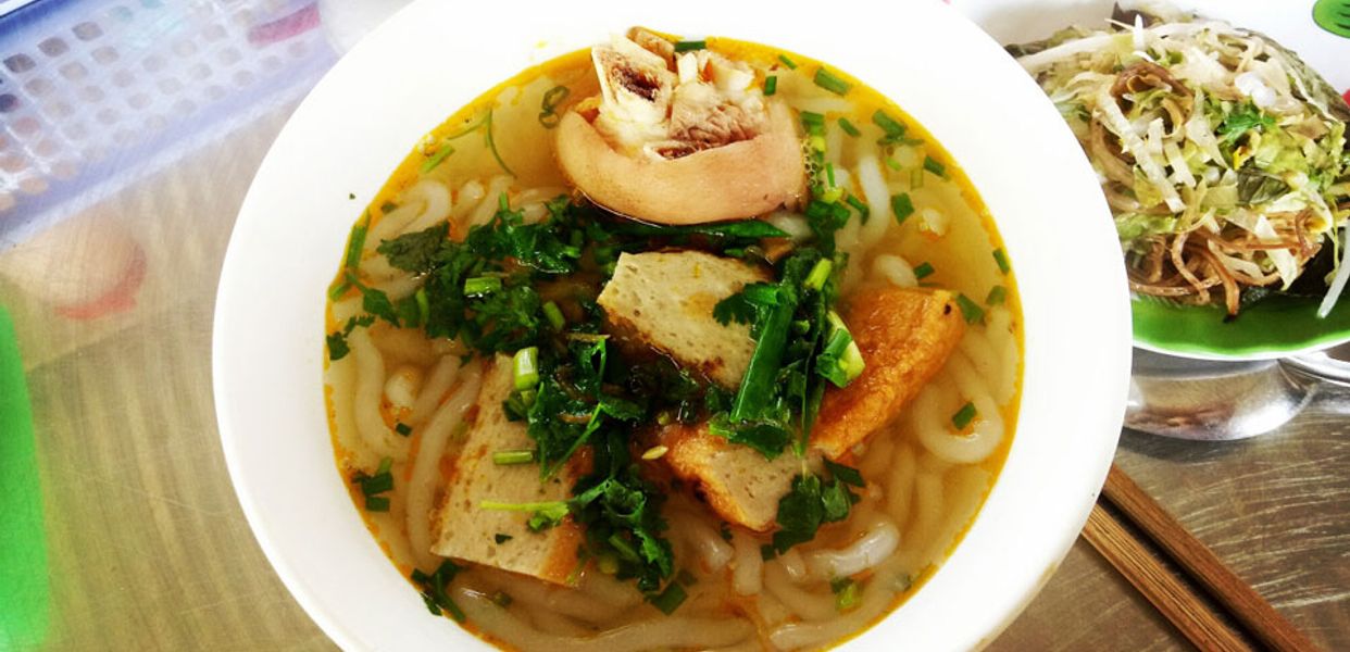 banh-canh-cha-ca-le-uc-tho