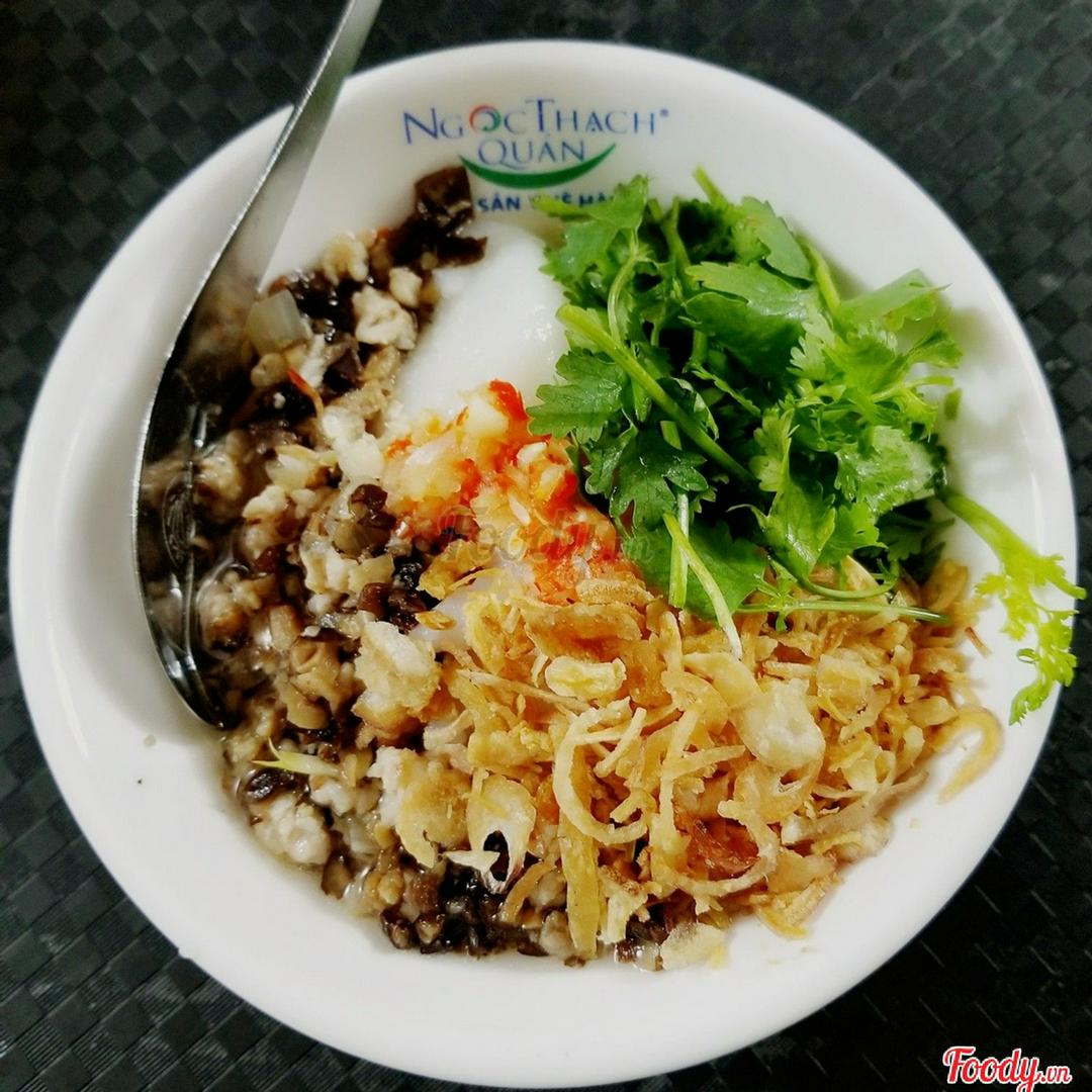 banh-uc-nong-nhan-thit