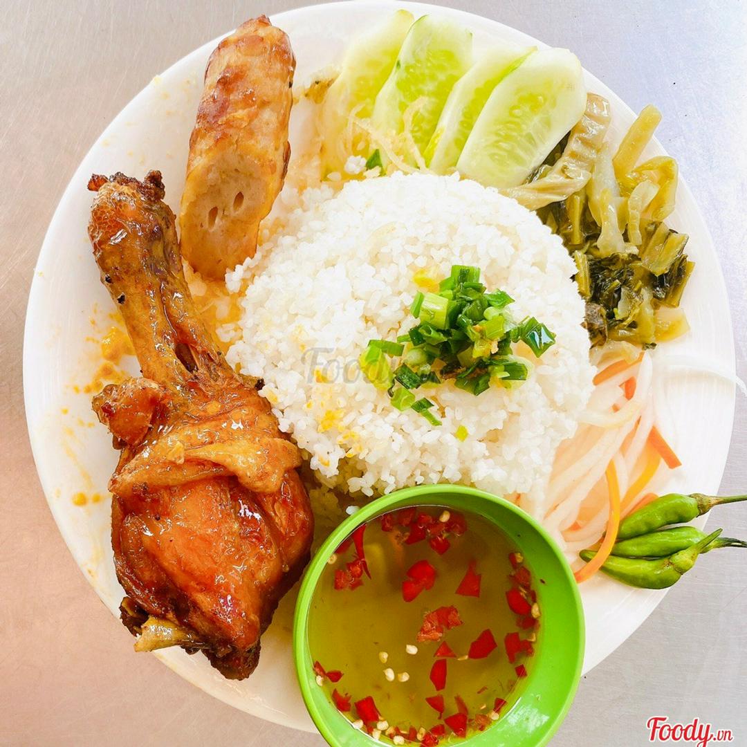 com-tam-ga-nem-nuong