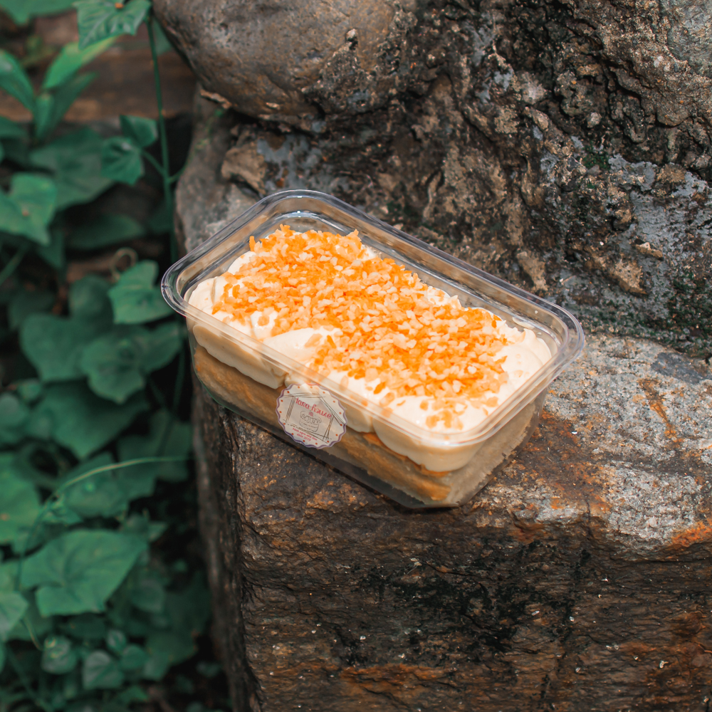 sale-off-banh-bong-lan-kem-trung-dua-nuong-s-169g