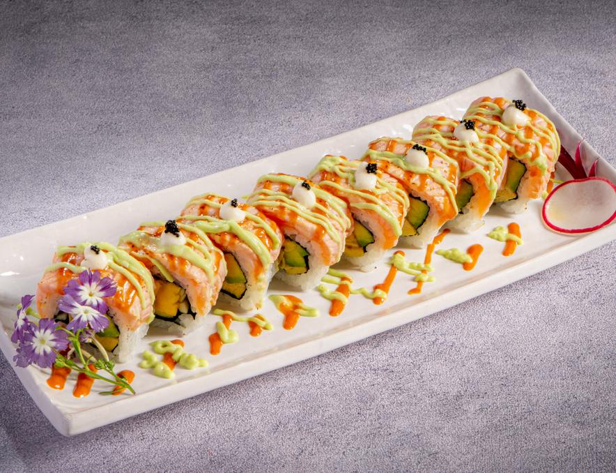 mango-salmon-aburi-roll-com-cuon-xoai-va-ca-ho