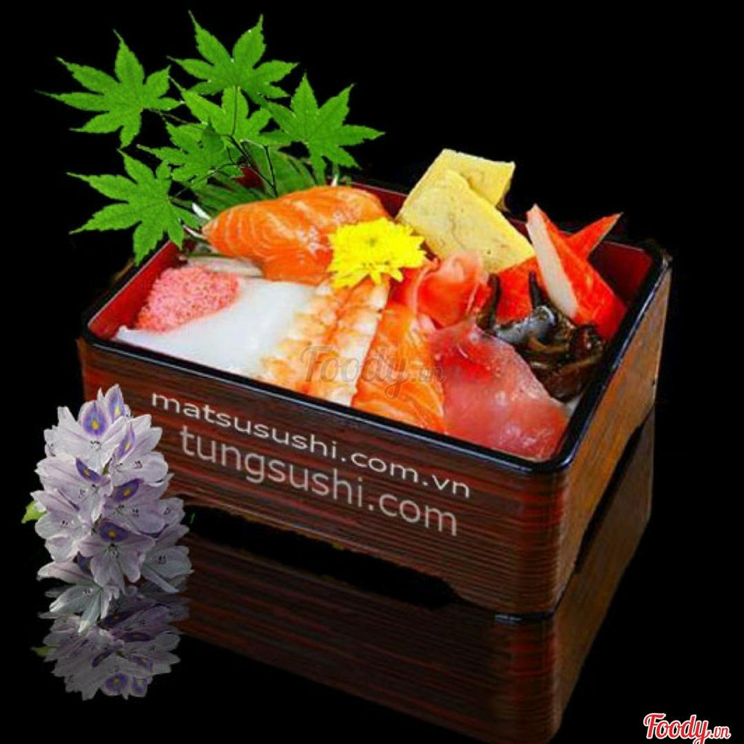 com-sashimi-thap-cam