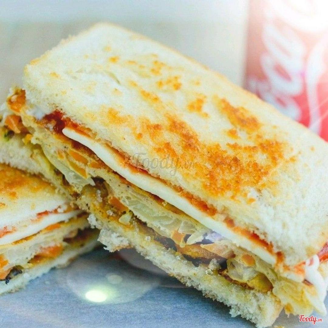 sandwich-trung-pho-mai-jambon-nuong-bo