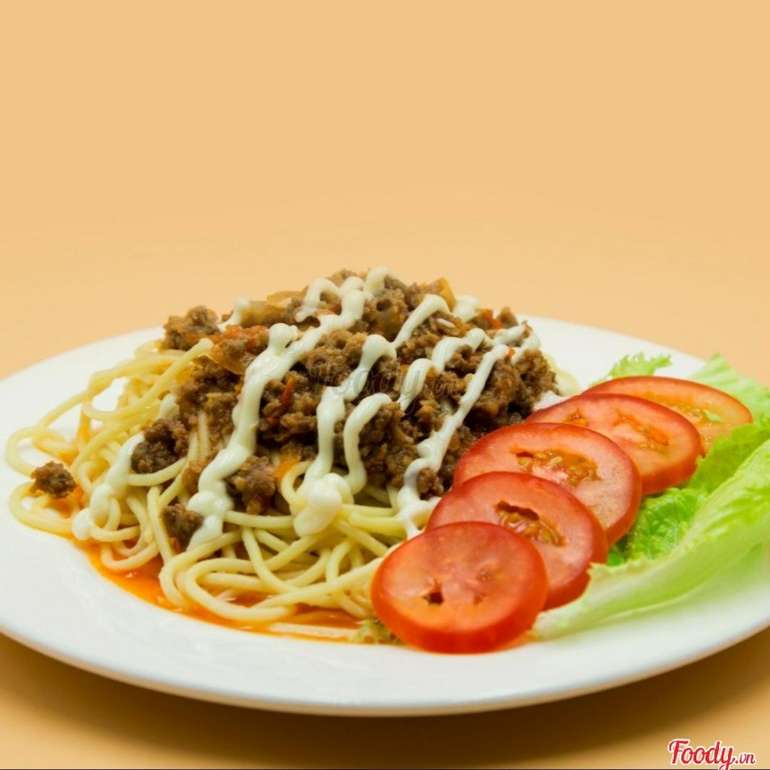 mi-y-sot-thit-bo-1-chai-coca-cola