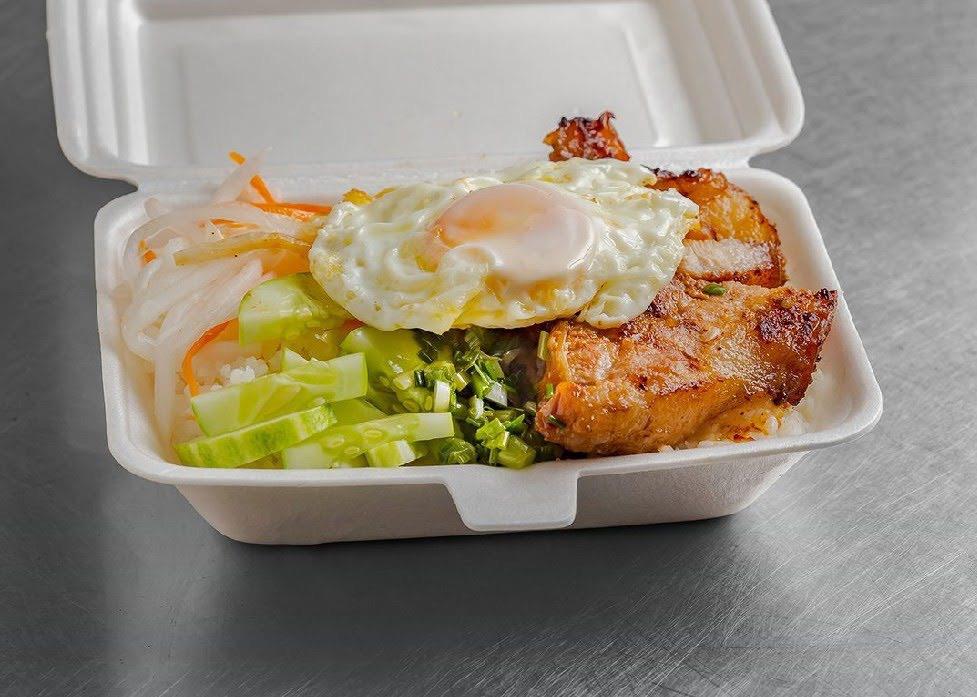 com-tam-ba-roi-nuong-op-la