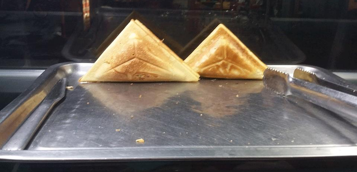 chi-loan-banh-hotdog-uong-so-17