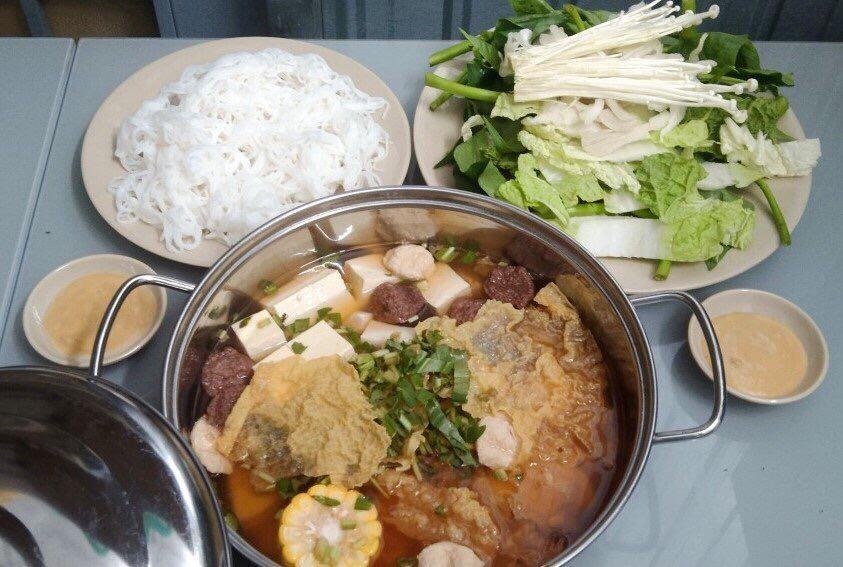 lau-chay-chua-cay-3-nguoi