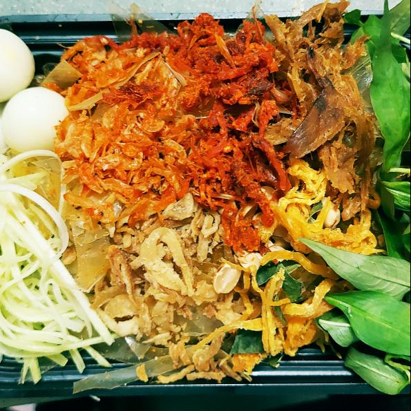 banh-trang-tron-thuong-hang