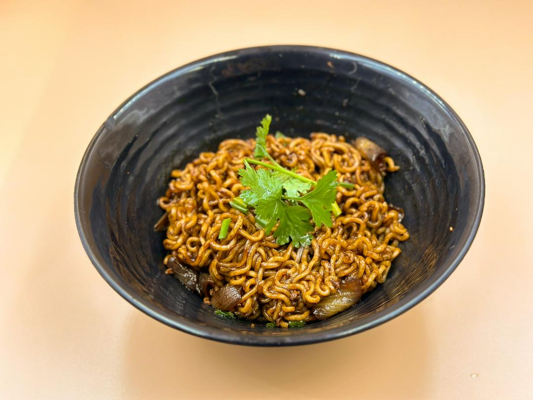 mi-ramen-tuoi-sot-siu-cay-ca-vien-op-la-kim-chi-pt